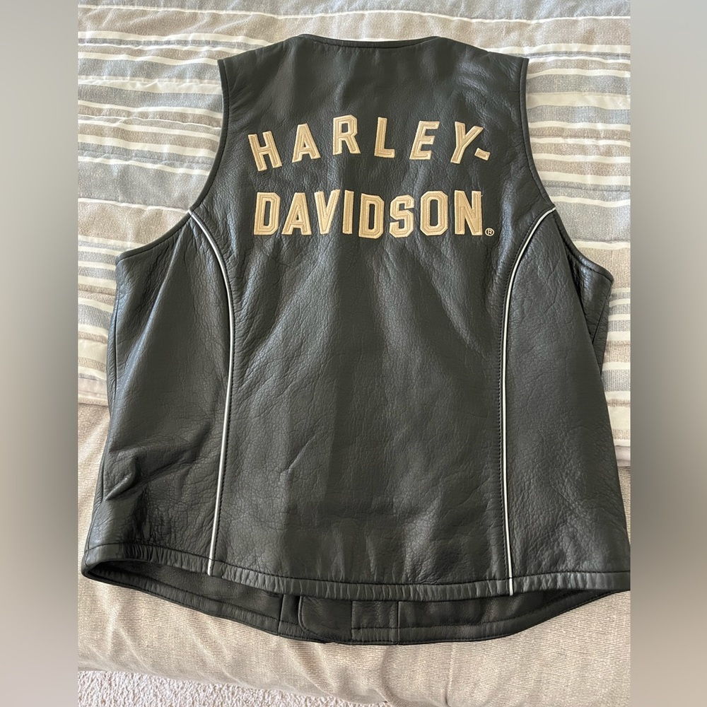 Harley Davison leather vest. Size small.